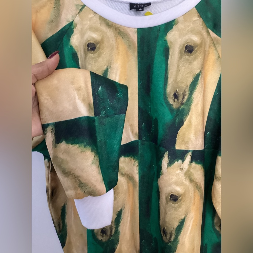 NWOT VIDA Green and Beige Artistic Horse Sweatshirt XL - Picture 7 of 10